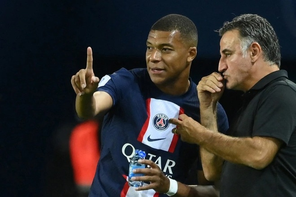 Mẹ của Mbappe phản ứng trước chiêu trò bôi nhọ con trai mình - 2 Mẹ của Mbappe phản ứng trước chiêu trò bôi nhọ con trai mình - 2