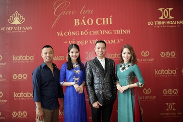 Khánh Thi vô tư kể chuyện “tình cũ” tặng quà trăm triệu trước mặt vợ Chí Anh