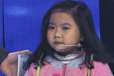 Gặp gỡ cô gái 19 tuổi trông như học sinh cấp 1