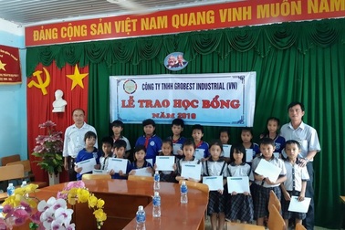 80 suất học bổng Grobest Việt Nam đến với học sinh nghèo tỉnh Bình Thuận