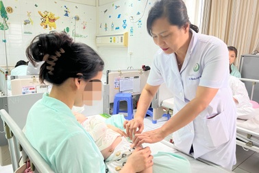 Bé gái 5 tháng tuổi phải cắt buồng trứng vì căn bệnh bẩm sinh thường gặp