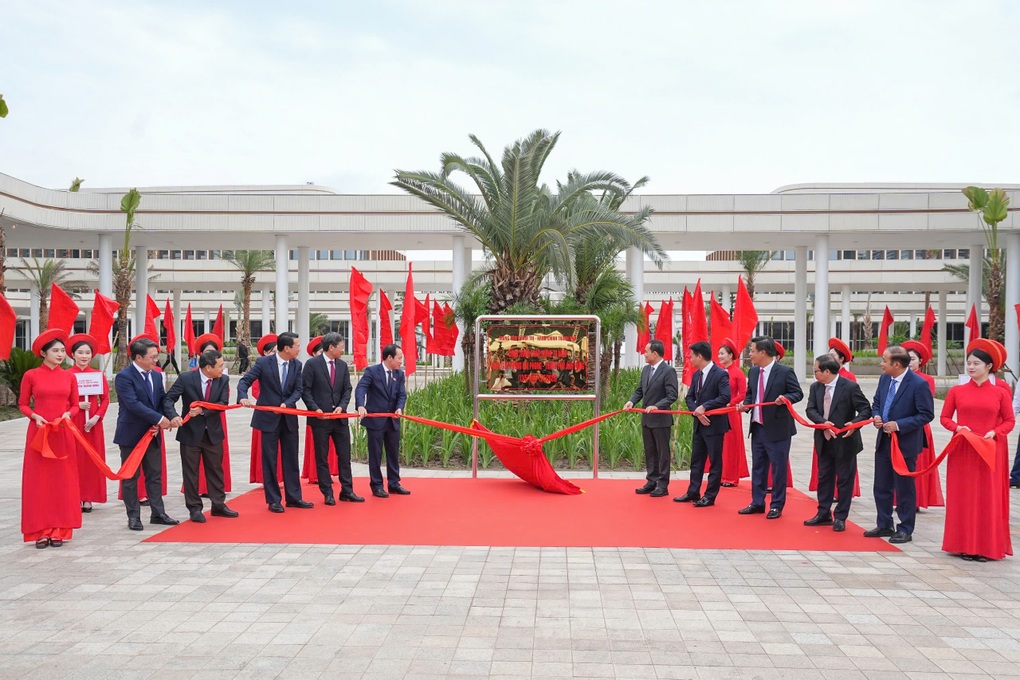 Lãnh đạo Hải Dương và Hải Phòng cùng dự lễ gắn biển trụ sở làm việc mới - 1 Lãnh đạo Hải Dương và Hải Phòng cùng dự lễ gắn biển trụ sở làm việc mới - 1
