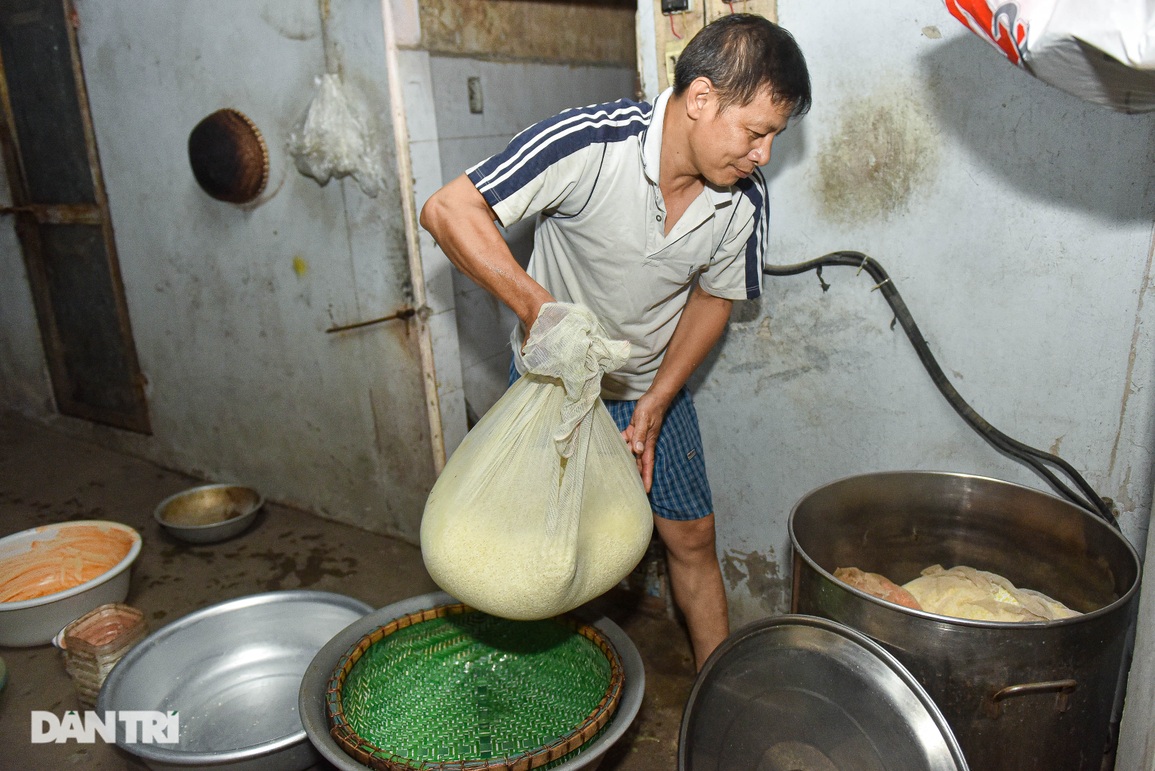 Ngôi làng thức giấc lúc 2h sáng bán đồ diệt sâu bọ ở Hà Nội - 1 Ngôi làng thức giấc lúc 2h sáng bán đồ diệt sâu bọ ở Hà Nội - 1