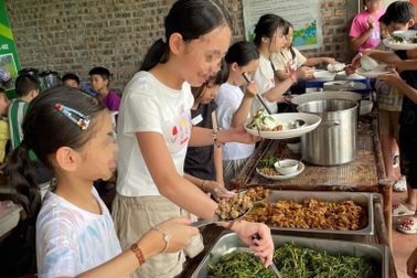 Cuốn nhật ký khiến bà mẹ ở Hà Nội thắt lòng khi con trở về từ trại hè