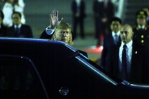 Ấn tượng 3 lần Tổng thống Mỹ Donald Trump vẫy tay chào Việt Nam