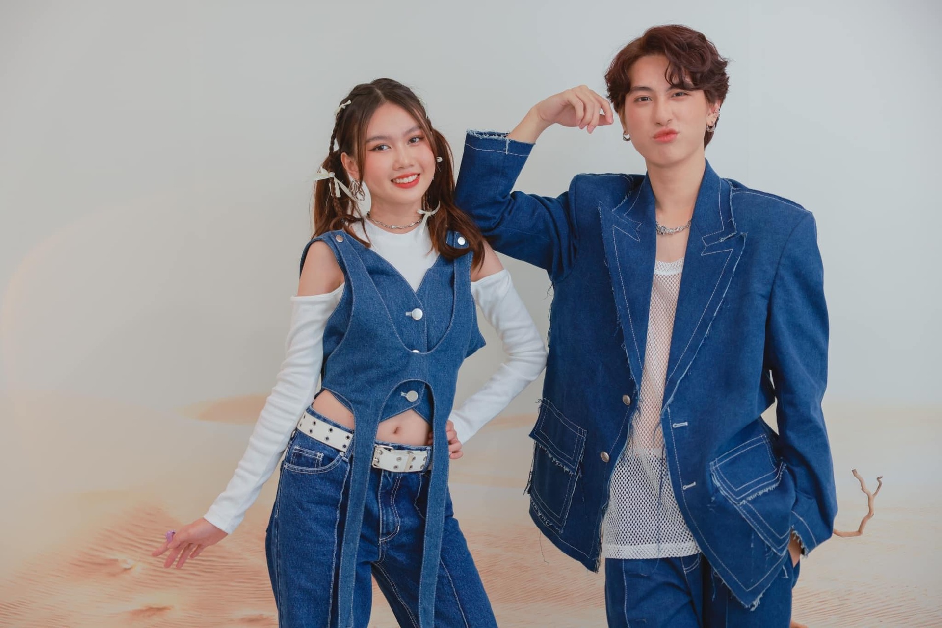 Em bé triệu view Bảo An sau 15 năm: Ám ảnh vỡ giọng, nhan sắc gây bất ngờ - 16