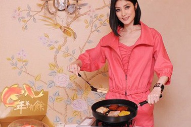 Tết Kỷ Sửu, Trần Tuệ Lâm bận rộn làm dâu 