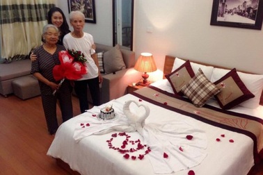 Ngưỡng mộ tình yêu gần 60 năm gắn bó của cặp vợ chồng già