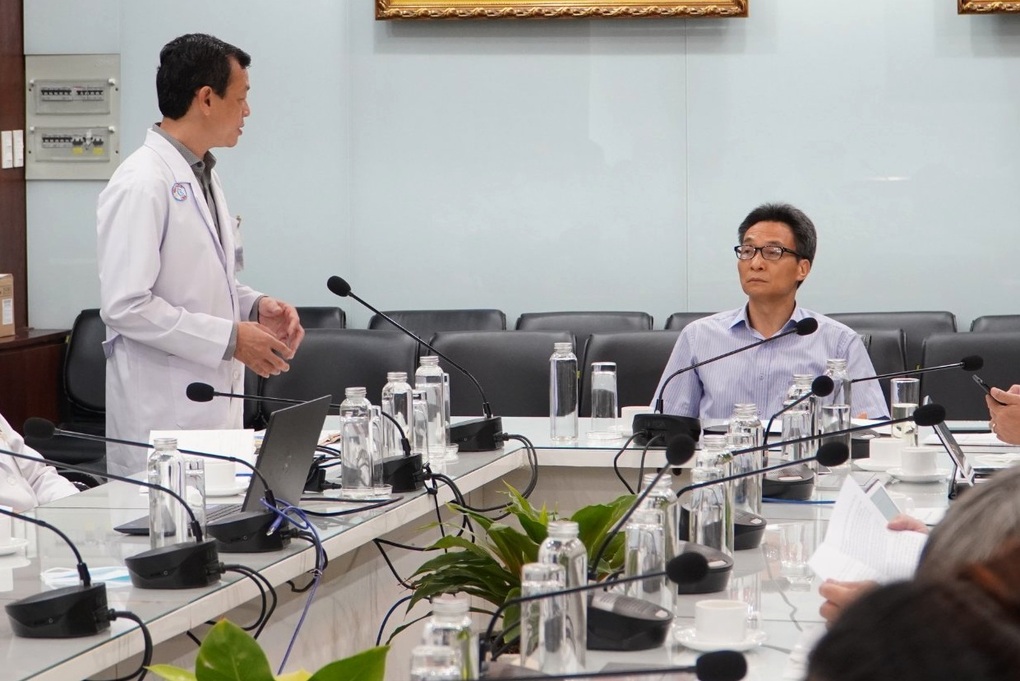 Bệnh viện Chợ Rẫy thừa nhận thiếu cả thuốc giá rẻ để cứu bệnh nhân - 2 Bệnh viện Chợ Rẫy thừa nhận thiếu cả thuốc giá rẻ để cứu bệnh nhân - 2