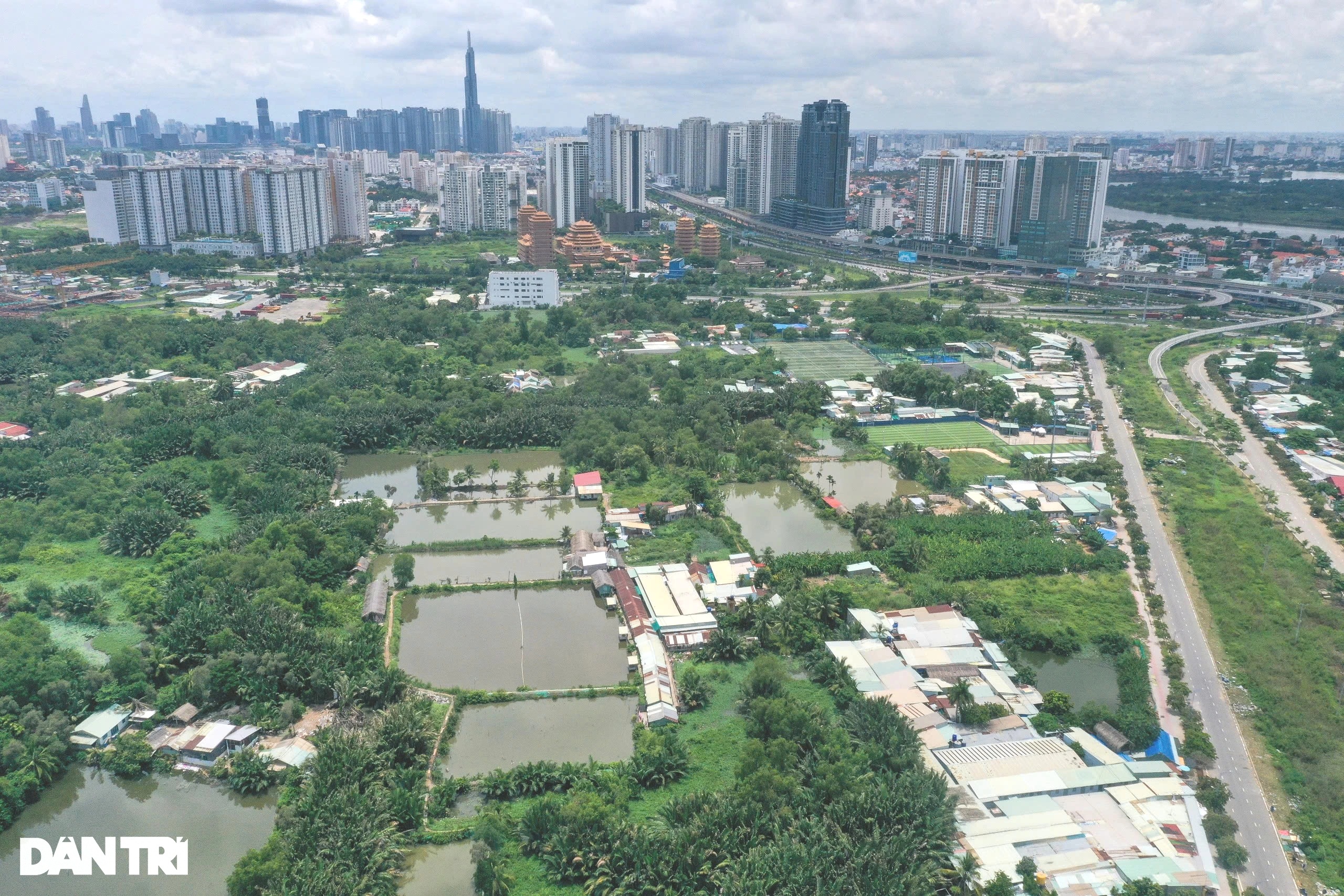 হো চি মিন সিটিতে অ্যাপার্টমেন্টের দাম আকাশছোঁয়া, কেনা এবং ভাড়া নেওয়া কি কার্যকর? - ১ Chung cư tại TPHCM giá cao ngất, mua cho thuê có hiệu quả? - 1