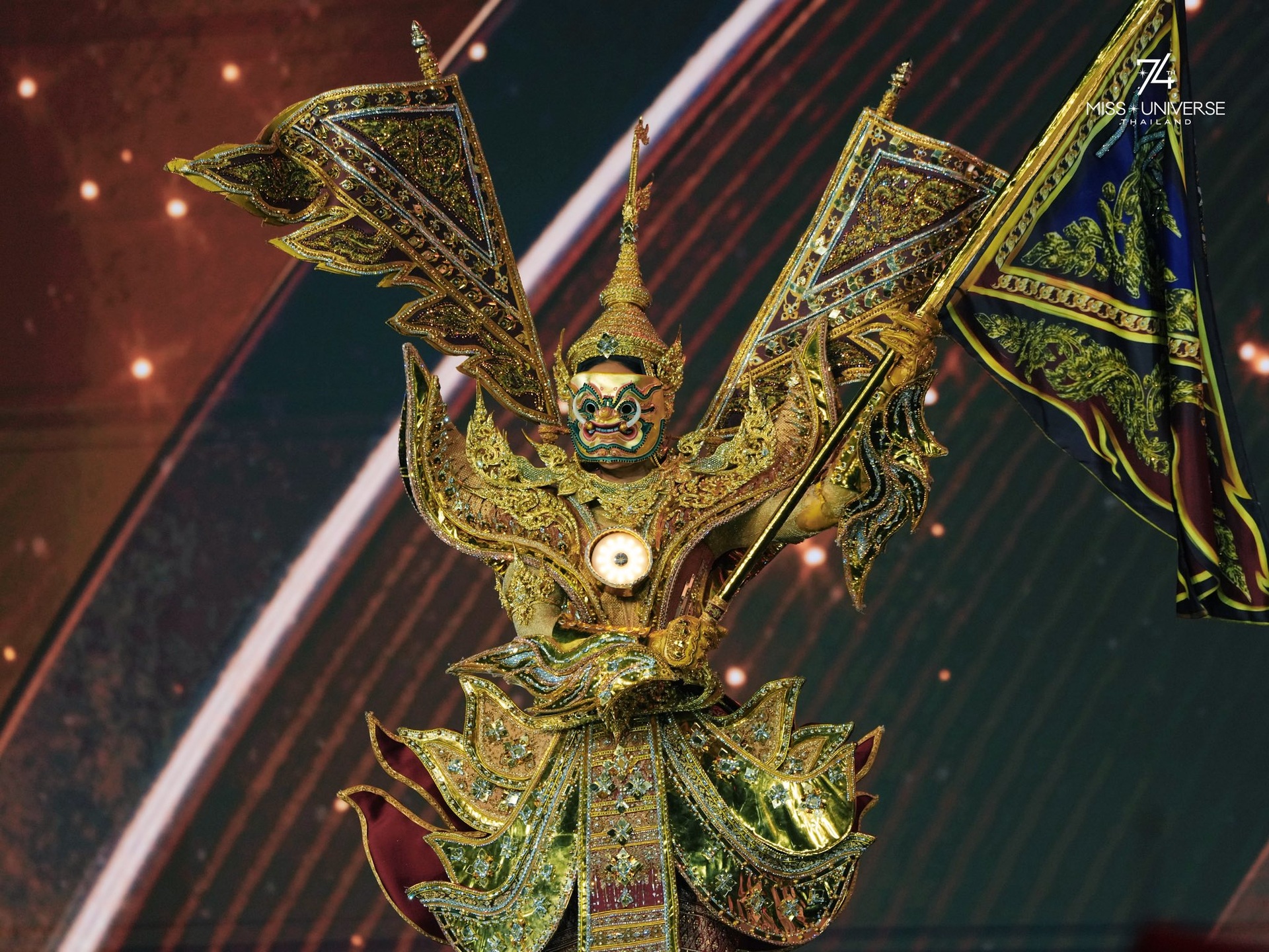 Màn biến hình độc lạ của người đẹp Na Uy gây sốt Hoa hậu Hoàn vũ 2025 - 4