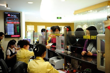 Giá vàng tăng mạnh, chênh lệch hẹp dần