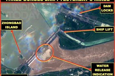 Ảnh vệ tinh cho thấy đập Tam Hiệp có thể đã mở toàn bộ cửa xả lũ
