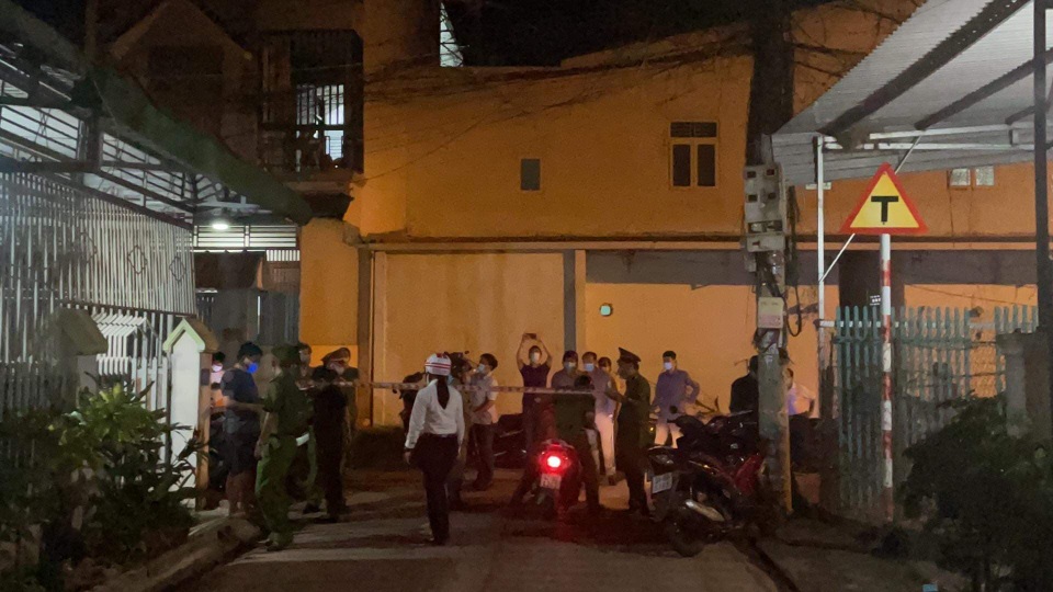 Đắk Lắk: Nữ nhân viên thẩm mỹ dương tính lần 1 với SARS-CoV-2 - 2 Đắk Lắk: Nữ nhân viên thẩm mỹ dương tính lần 1 với SARS-CoV-2 - 2
