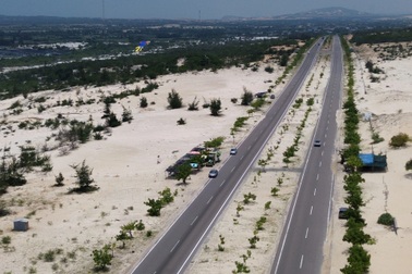 60 siêu xe diễu hành trên cung đường biển Phan Thiết - Bàu Trắng