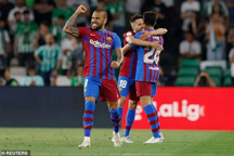 Alba và Fati ghi bàn, Barcelona cầm chắc vị trí thứ hai La Liga