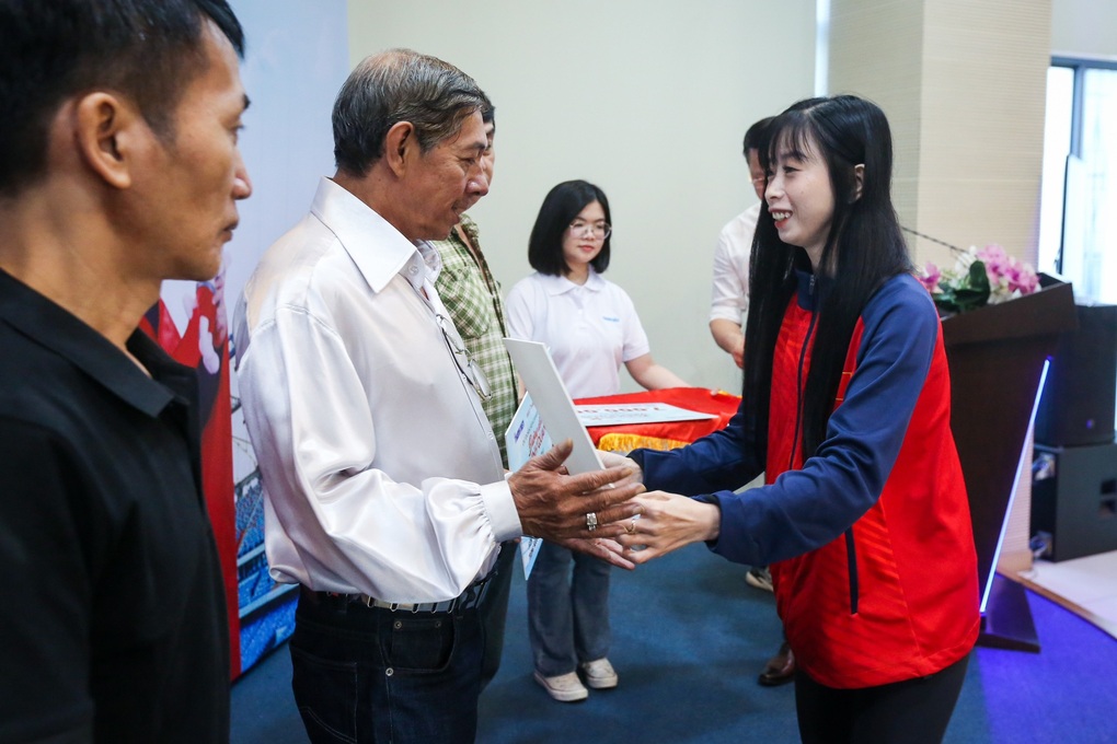 Người đẹp Taekwondo Châu Tuyết Vân tuyên bố chia tay SEA Games - 1 Người đẹp Taekwondo Châu Tuyết Vân tuyên bố chia tay SEA Games - 1