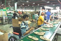 Lao động khuyết tật được trả lương như người bình thường