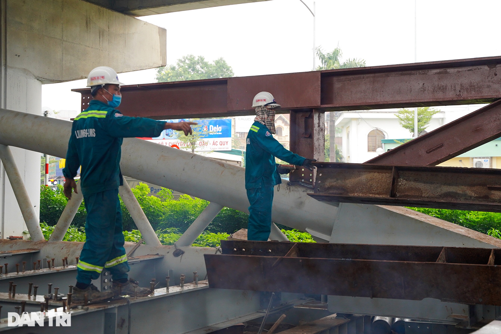 Độc đáo cây cầu vòm sắt nằm lọt thỏm dưới gầm đường Vành đai 3 ở Hà Nội - 8