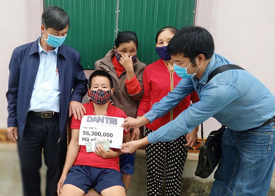 “Xin cúi đầu cảm tạ các nhà hảo tâm đã cứu hai em lúc éo le” - 1 “Xin cúi đầu cảm tạ các nhà hảo tâm đã cứu hai em lúc éo le” - 1
