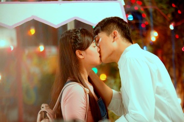 Midu và Harry Lu chán vì hôn nhau đến 30 lần