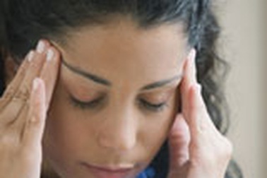 Day huyệt thái dương chữa đau đầu