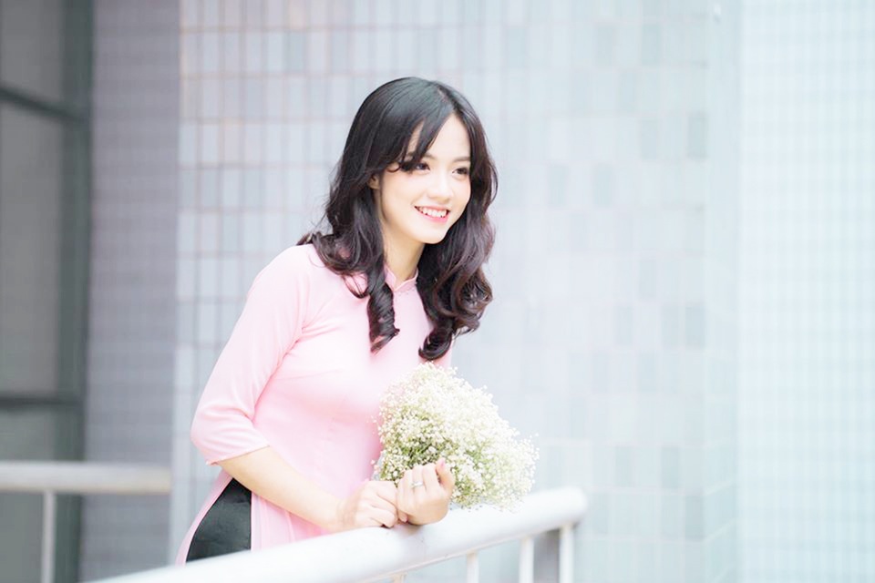 Cựu nữ sinh xinh xắn, sở hữu bảng điểm xứng danh “con nhà người ta” - 2 Cựu nữ sinh xinh xắn, sở hữu bảng điểm xứng danh “con nhà người ta” - 2