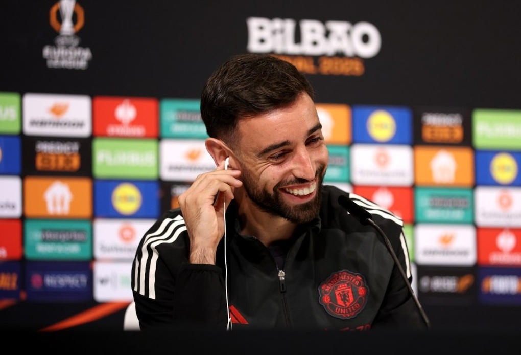 Bruno Fernandes និយាយអ្វីដែលគួរឲ្យភ្ញាក់ផ្អើលមុនការប្រកួត Europa League វគ្គផ្ដាច់ព្រ័ត្រ - 1 Bruno Fernandes nói điều bất ngờ trước trận chung kết Europa League - 1