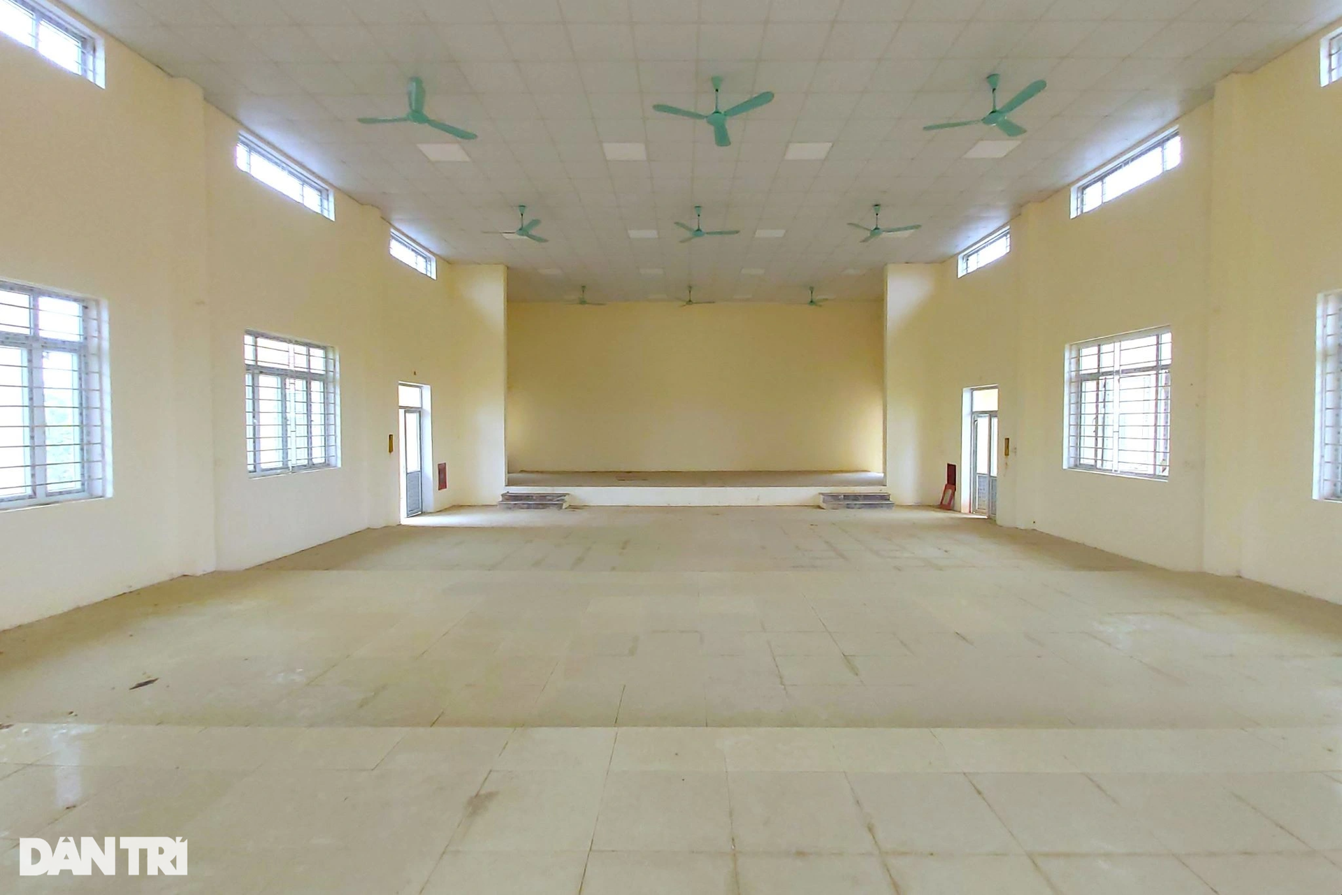 Loạt công sở tiền tỷ ở Thanh Hóa bỏ hoang sau sáp nhập - 8 Loạt công sở tiền tỷ ở Thanh Hóa bỏ hoang sau sáp nhập - 8