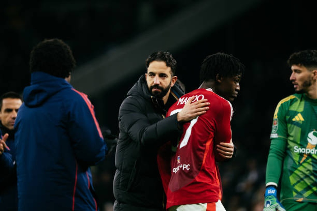 HLV Amorim: Mục tiêu của Man Utd mùa giải này là Premier League - 1 HLV Amorim: Mục tiêu của Man Utd mùa giải này là Premier League - 1