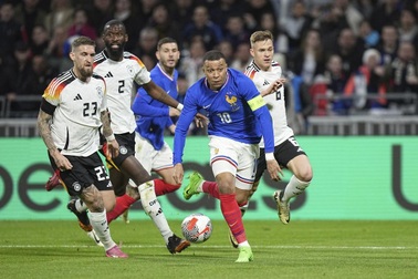 Mbappe đi vào lịch sử tuyển Pháp, phá kỷ lục của huyền thoại Thierry Henry