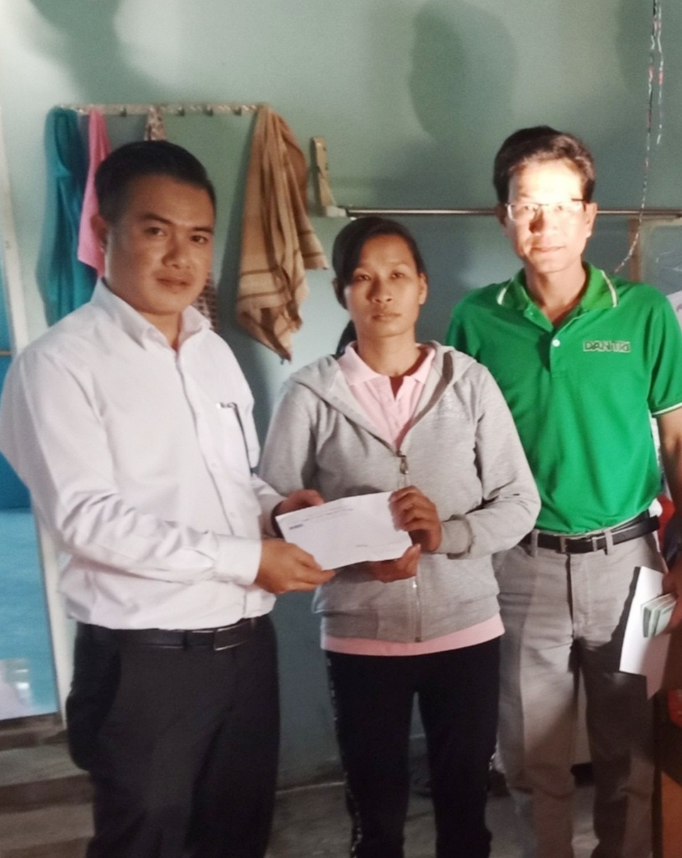 Người đàn ông có bộ da như da cá sấu được bạn đọc giúp đỡ hơn 93 triệu đồng - 3 Người đàn ông có bộ da như da cá sấu được bạn đọc giúp đỡ hơn 93 triệu đồng - 3