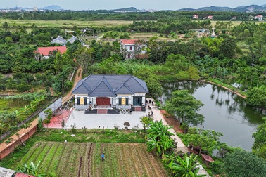 Chiêm ngưỡng cơ ngơi tiền tỷ của đôi vợ chồng người dân tộc Sán Dìu