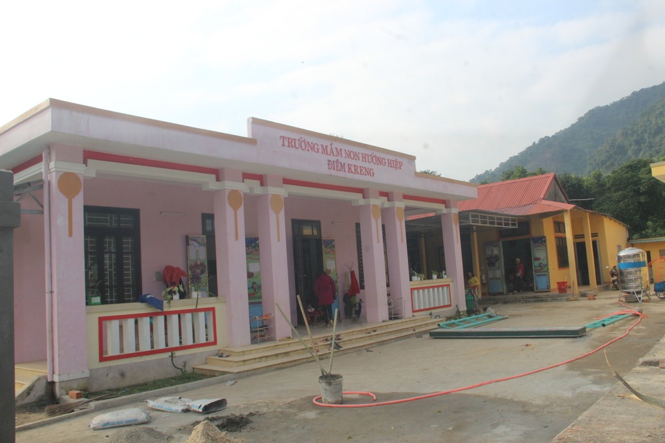 Cô giáo Vân Kiều tự nguyện hiến đất xây trường mầm non - 2 Cô giáo Vân Kiều tự nguyện hiến đất xây trường mầm non - 2