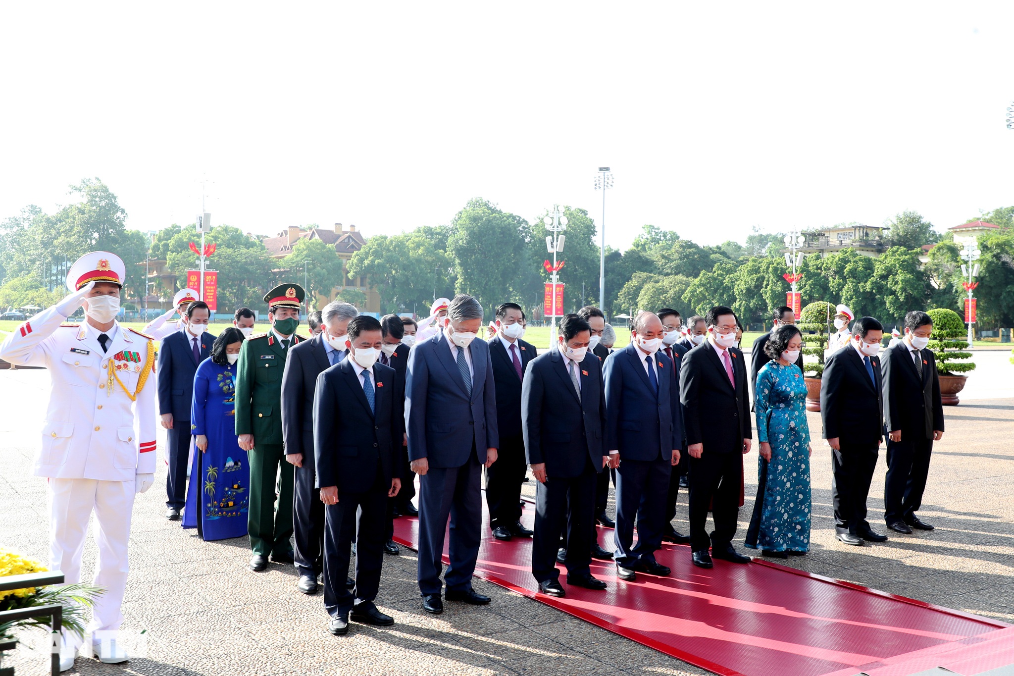Lãnh đạo Đảng, Nhà nước đặt vòng hoa, tưởng niệm các Anh hùng liệt sĩ - 9 Lãnh đạo Đảng, Nhà nước đặt vòng hoa, tưởng niệm các Anh hùng liệt sĩ - 9