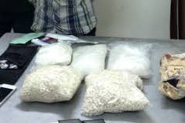 CSGT bắt nhóm đối tượng giấu lượng lớn ma túy trong giò và nem chua