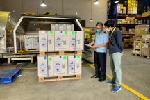 Hơn 331.000 liều vắc xin Pfizer vừa về Hà Nội và TPHCM