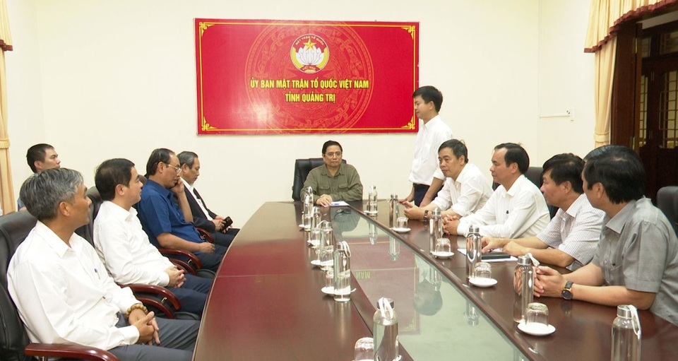Ông Phạm Minh Chính: Không được để bà con thiếu đói trong mùa mưa lũ - 1 Ông Phạm Minh Chính: Không được để bà con thiếu đói trong mùa mưa lũ - 1
