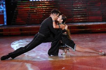 Minh Hằng bức xúc vì bị “kết tội” đạo điệu nhảy 