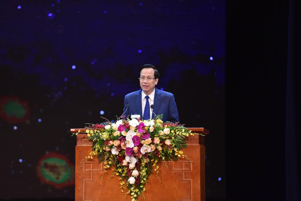 “Dân tộc tôi khi đứng dậy làm người là đứng theo dáng Mẹ!” - 7 “Dân tộc tôi khi đứng dậy làm người là đứng theo dáng Mẹ!” - 7