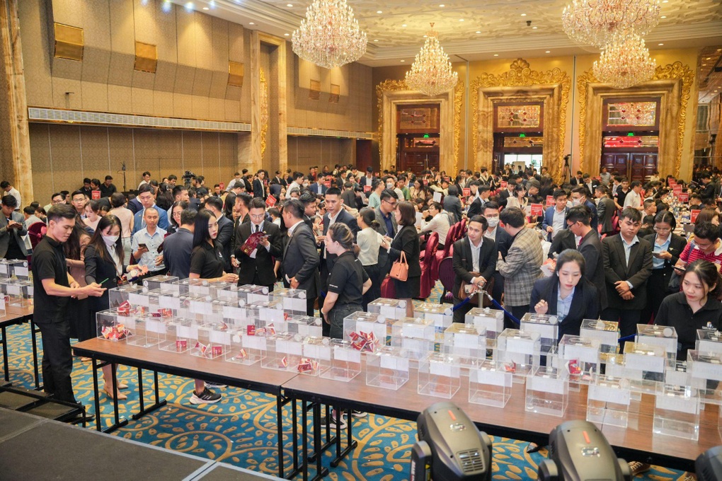 Căn hộ Glory Heights thu hút hàng nghìn khách hàng trong ngày mở bán - 2