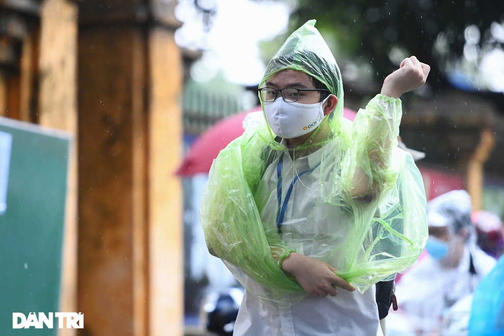 Hôm nay, thí sinh Hà Nội bước vào thi 2 môn cuối là Toán và Lịch sử - 1 Hôm nay, thí sinh Hà Nội bước vào thi 2 môn cuối là Toán và Lịch sử - 1