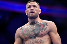 Kinh ngạc vóc dáng như "cỗ xe tăng" của tay đấm McGregor