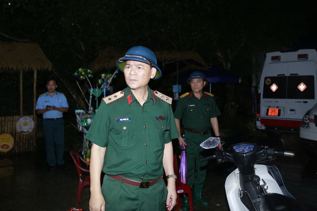 Vụ máy bay quân sự rơi ở Bình Định: Tăng cường lực lượng tìm kiếm phi công - 1 Vụ máy bay quân sự rơi ở Bình Định: Tăng cường lực lượng tìm kiếm phi công - 1