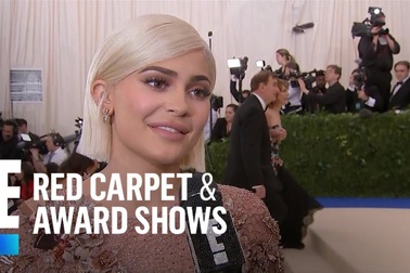Kylie Jenner dự MET gala