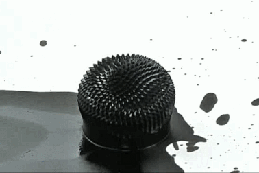 Xem màn biến hình tuyệt đẹp đầy mê hoặc của nước từ - nhiên liệu tên lửa