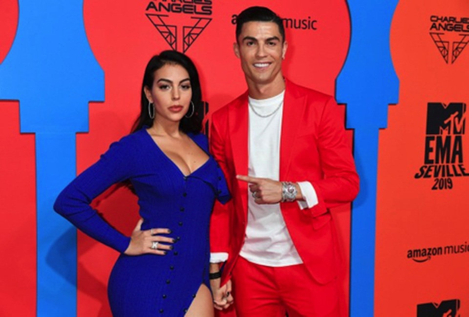 Đập tan tin đồn cưới hỏi, C.Ronaldo khẳng định vẫn là “trai chưa vợ” - 1 Đập tan tin đồn cưới hỏi, C.Ronaldo khẳng định vẫn là “trai chưa vợ” - 1
