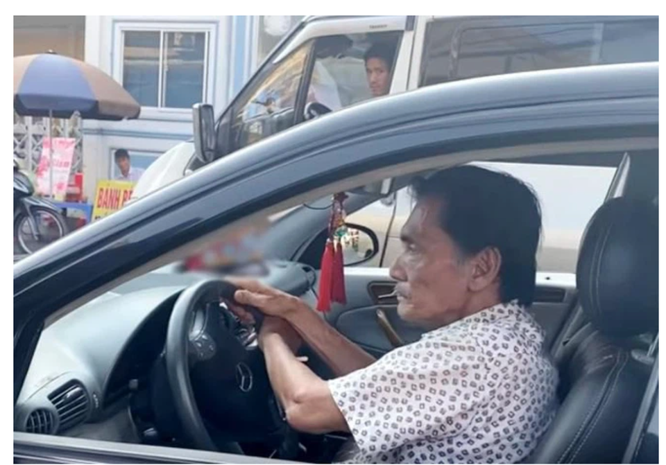 Thương Tín thay đổi diện mạo, cười gượng sau khi được làm răng miễn phí - 3