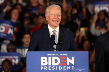Chiến lược "dựng tường xanh" giúp Biden giành lợi thế trước Trump