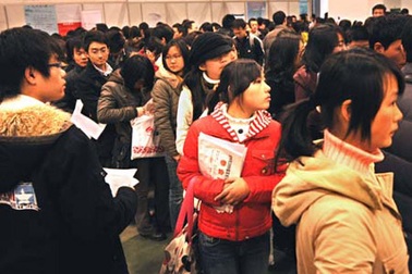 Cử nhân luật lao đao với “cuộc chiến” tìm việc